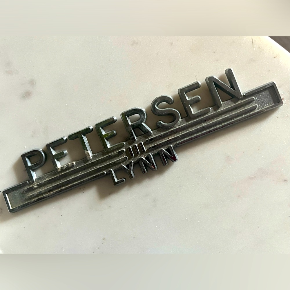 PETERSEN FLYNN *RARE VINTAGE* TRUCK EMBLEM